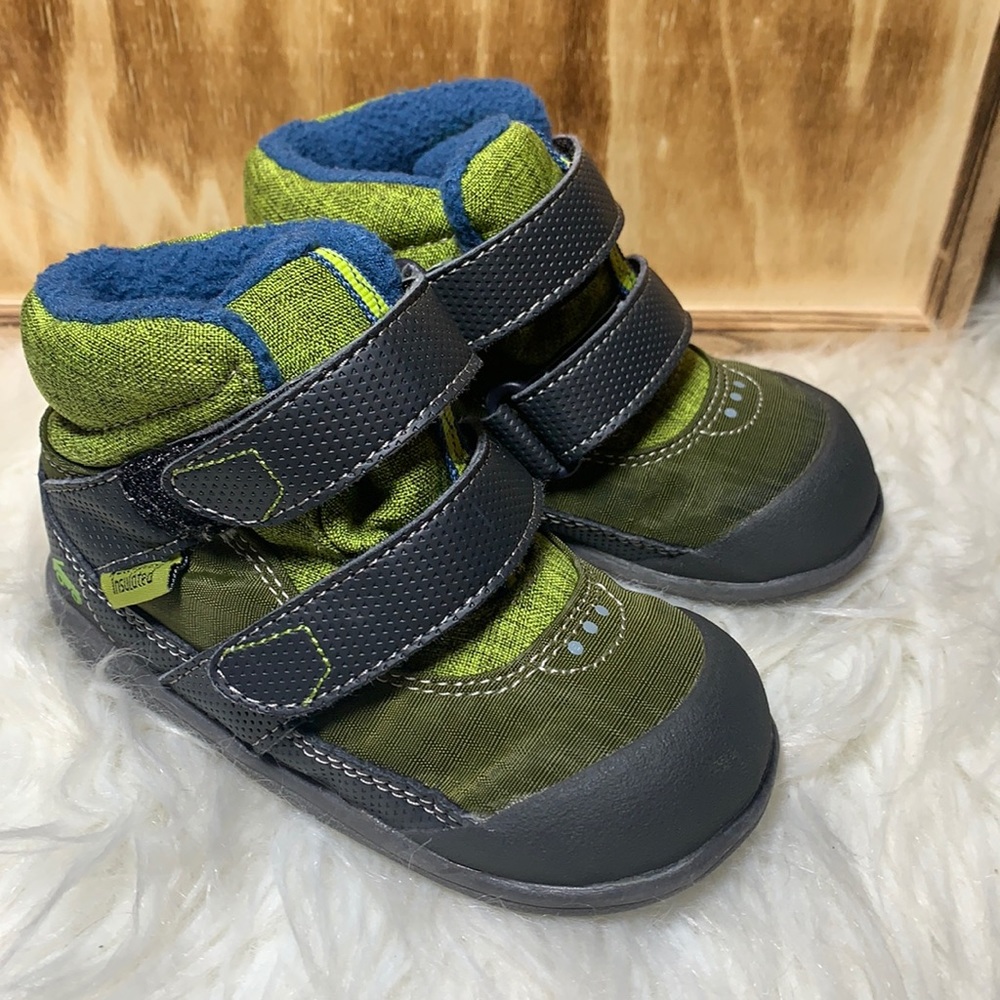 Toddler snow boots infant size 7